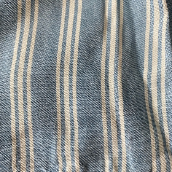 Forever 21 high waist linen shorts with tie design - Picture 2 of 4